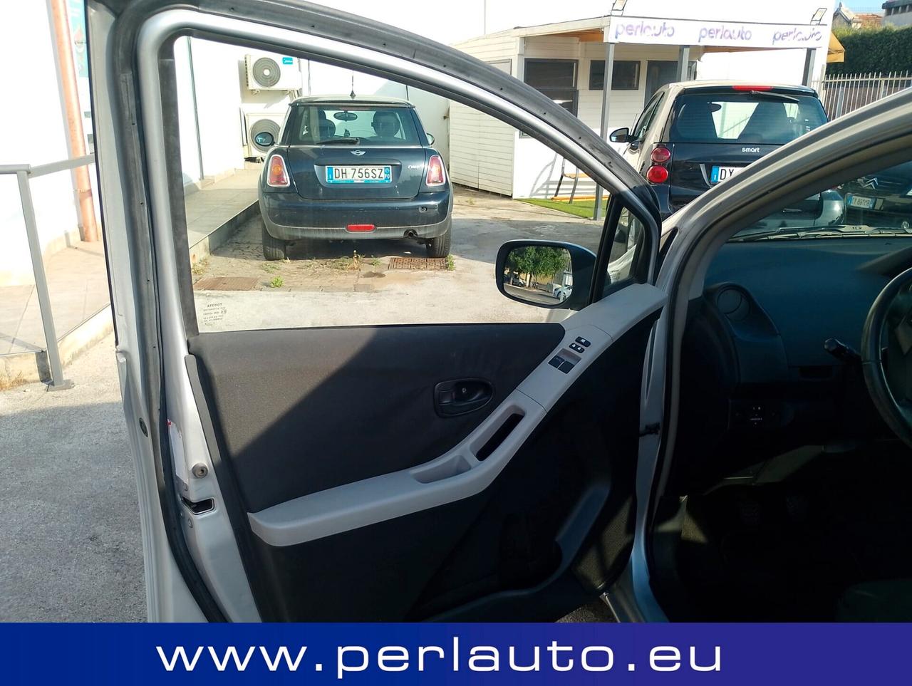 Toyota Yaris 1.0 5 porte Sol
