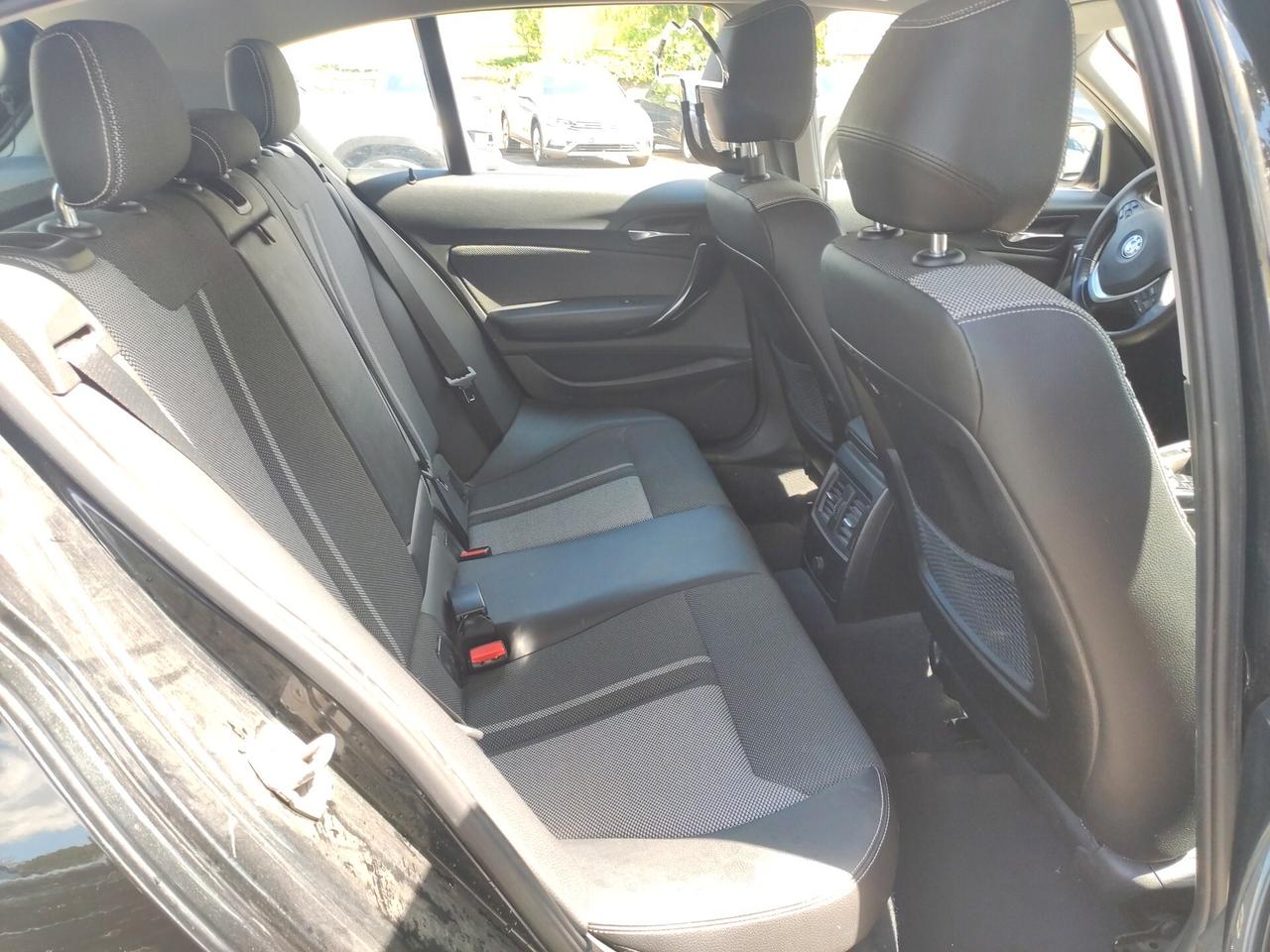 Bmw 118 116d 5p. Urban