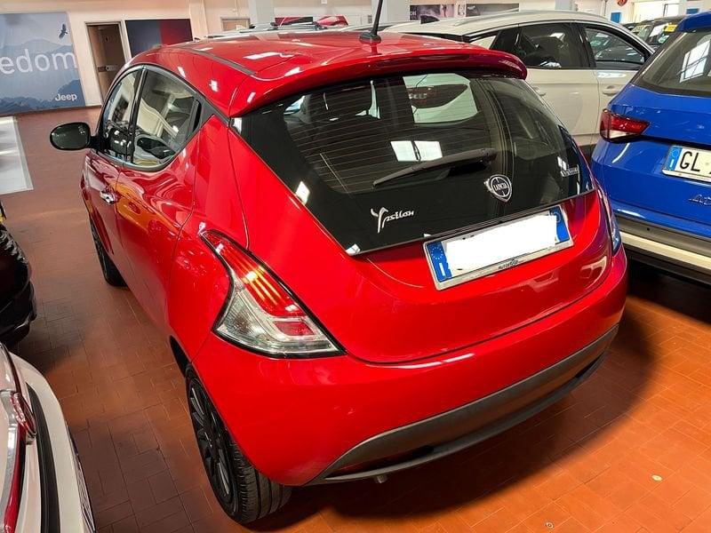 Lancia Ypsilon Ypsilon 1.0 FireFly 5 porte S&S Hybrid Silver