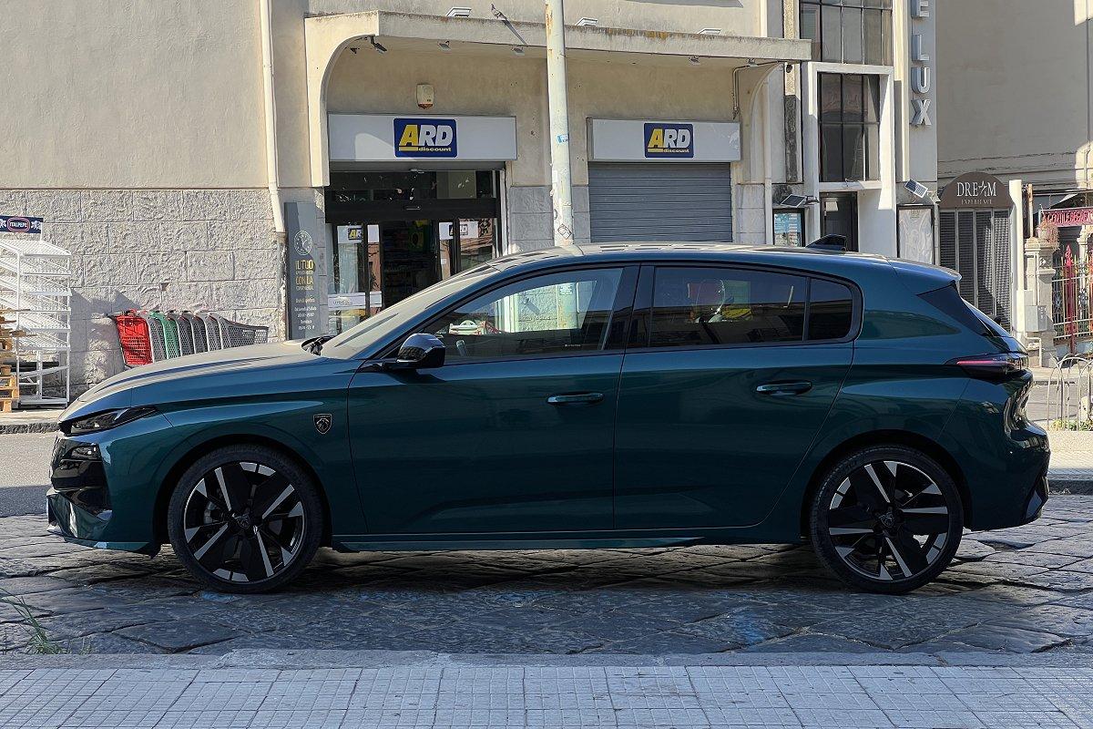 PEUGEOT 308 Hybrid 145 e-DCS6 GT