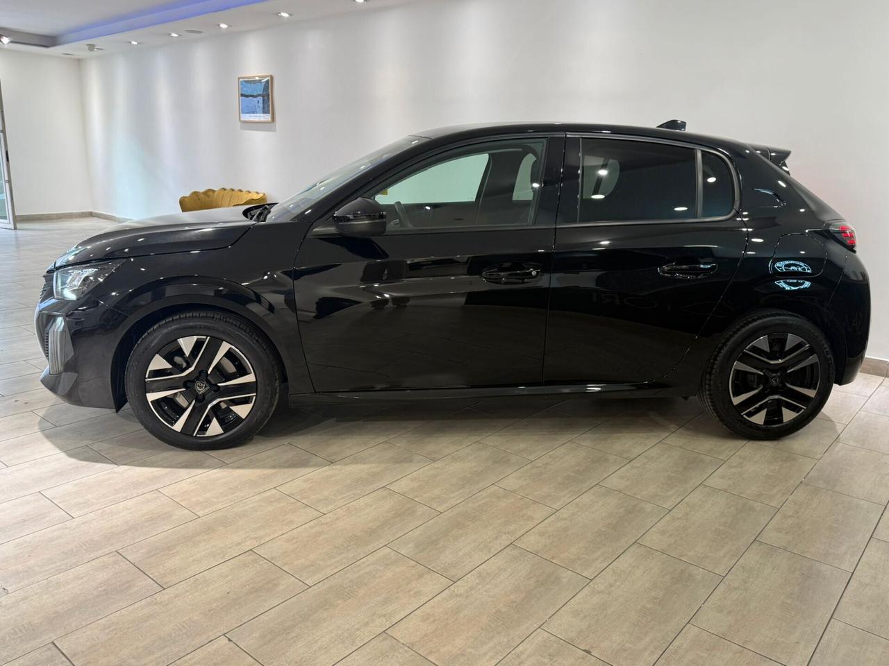 PEUGEOT 208 ALLLURE PACK 1.2 100CV ANNO 2025 CON 15.000KM