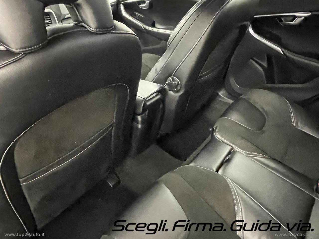 VOLVO V40 D2 R-design FARI LED|DOPPIO SCARICO