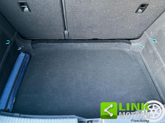 VOLKSWAGEN T-Cross 1.0 TSI Urban