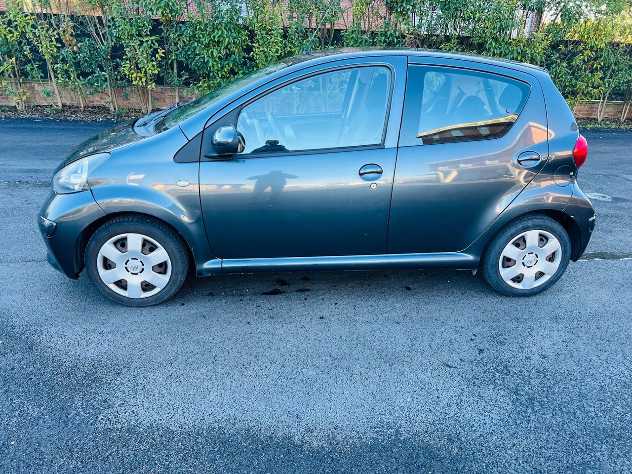 Toyota Aygo 1.0 12V VVT-i 5 porte Sol