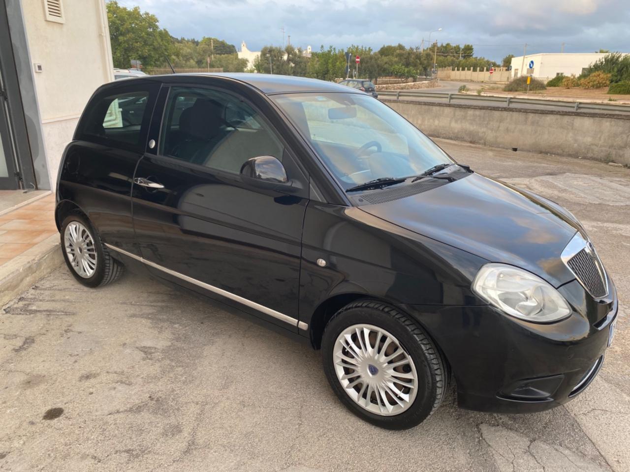 Lancia Ypsilon 1.4 Argento Ecochic GPL