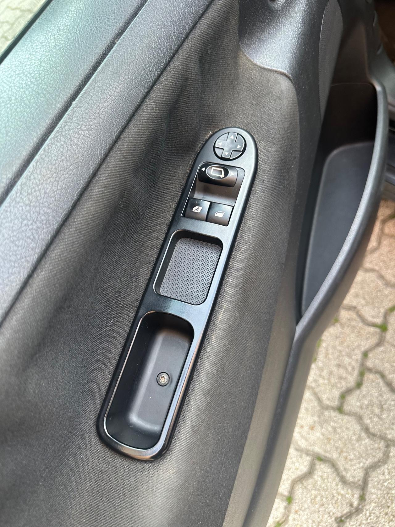 Peugeot 207 1.4 VTi 95CV 5p. X Line