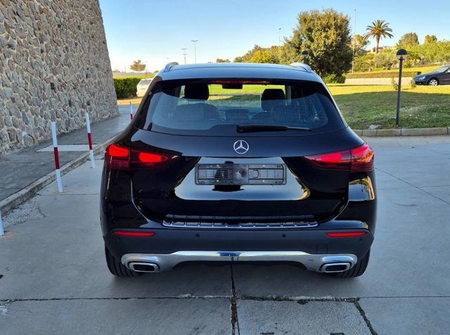 MERCEDES-BENZ GLA 180 Automatic Progressive Advanced