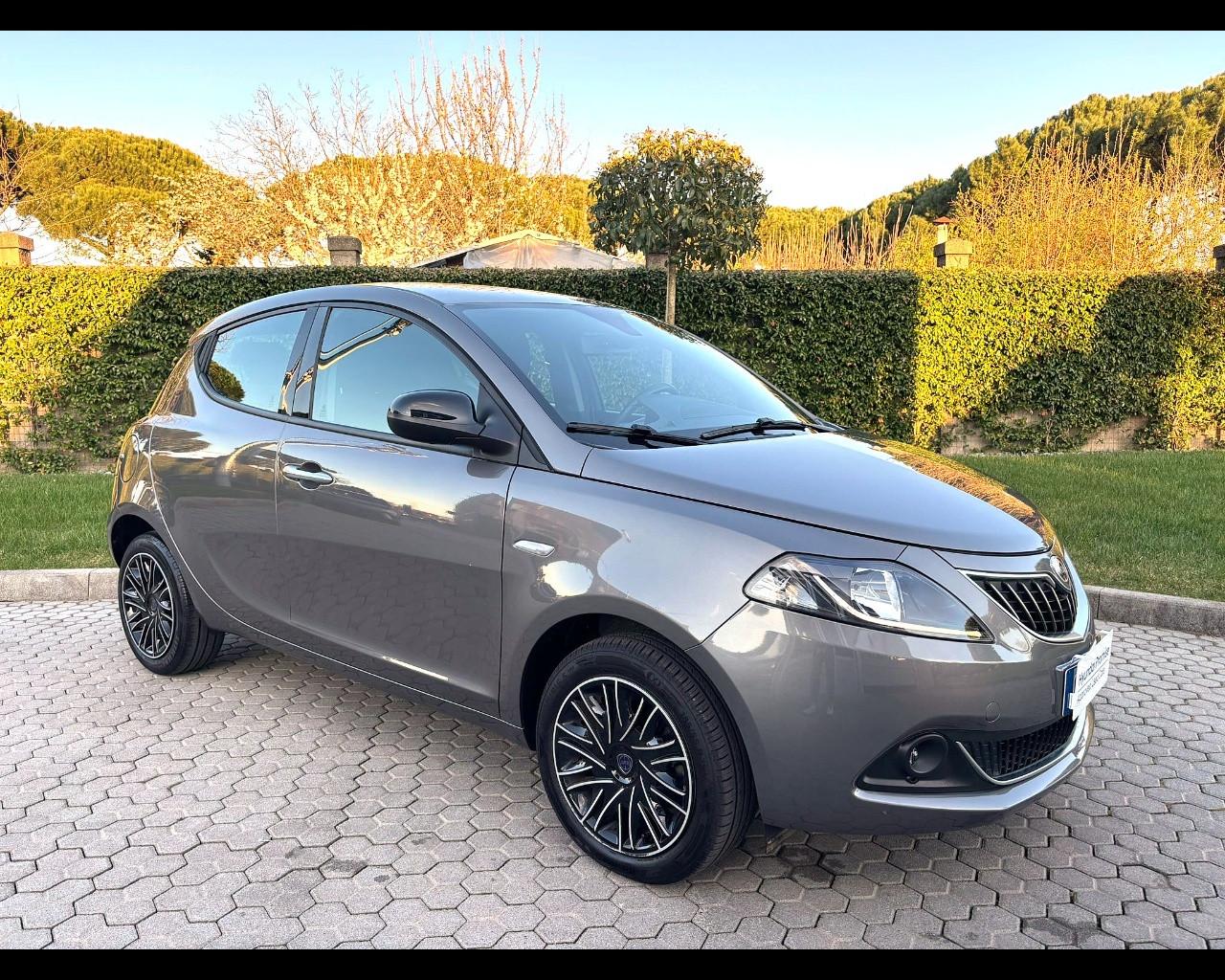 LANCIA Ypsilon III 2021 - Ypsilon 1.0 firefly hybrid Gold Plus s&s 70cv 5p.ti