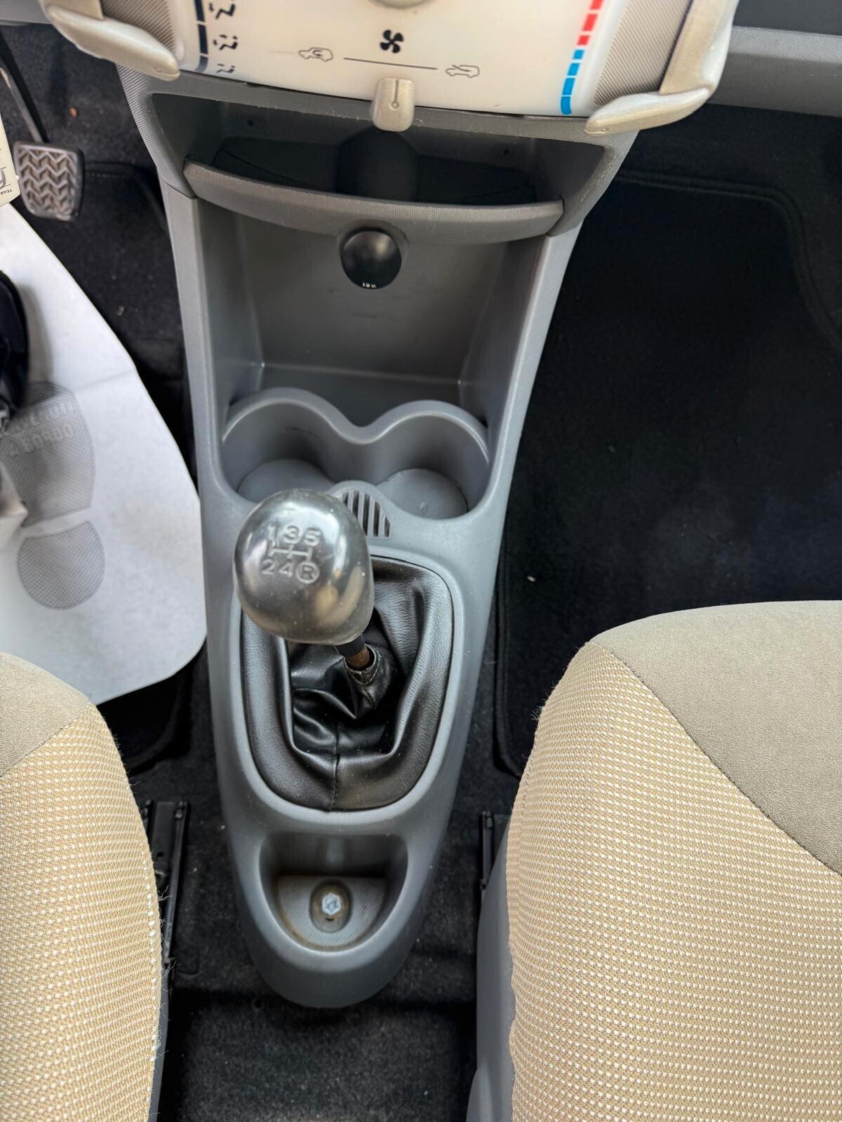 Peugeot 107 1.4 HDi 5p. Plaisir