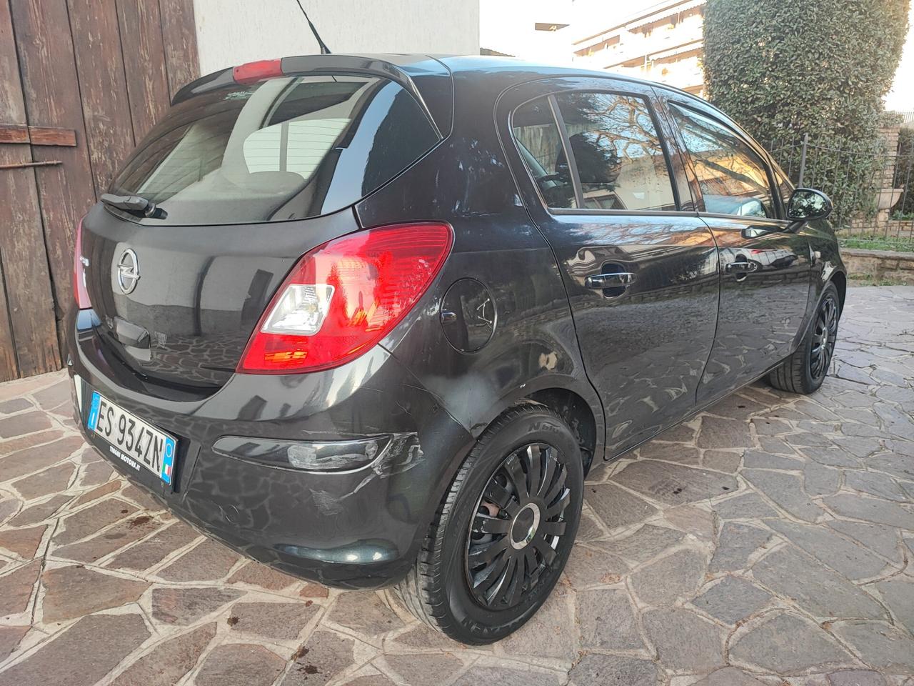 Opel Corsa 1.2 Benz GPL 5 porte neopatentati