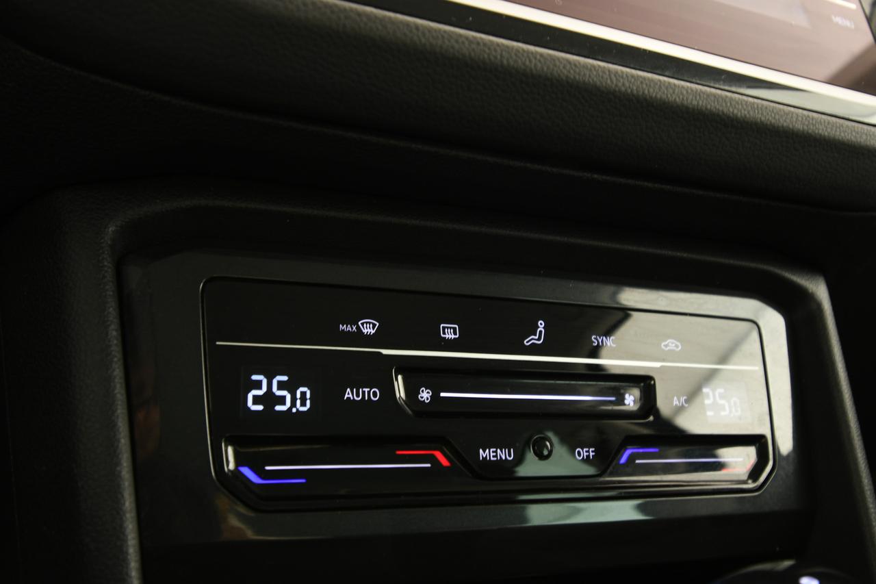 VOLKSWAGEN Tiguan 2.0 tdi Life 4motion 150cv dsg ACC+FULL LED+C18"
