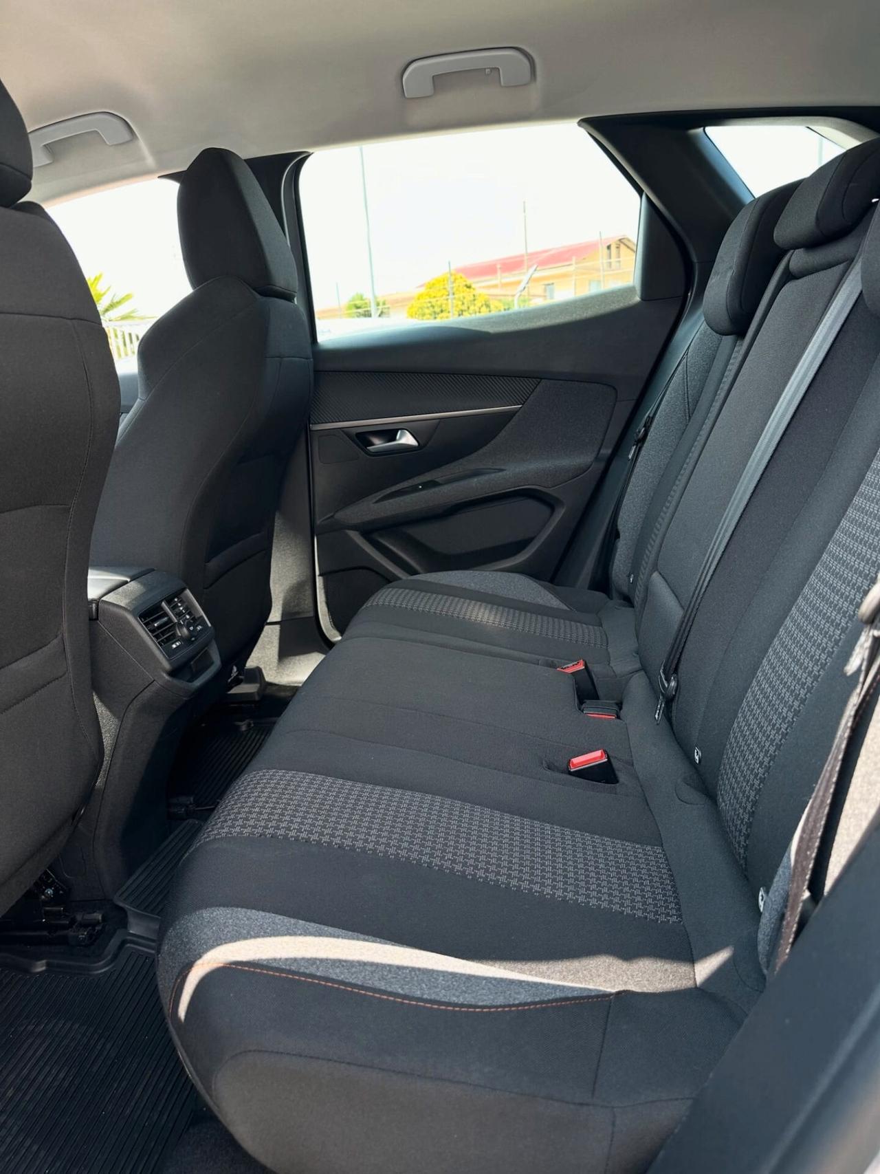 Peugeot 3008 BlueHDi 130 S&S Active Pack