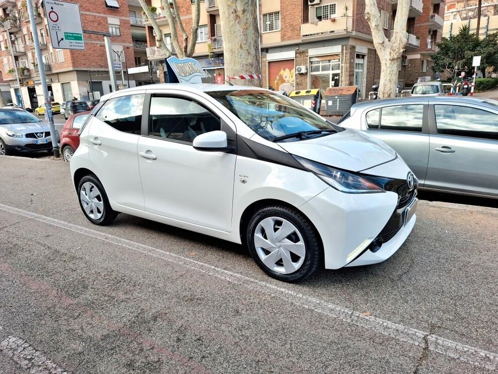 Toyota Aygo 1.0 5P X-PLAY AUTOMATICA UNIPRO' OK NEOPATENTATI