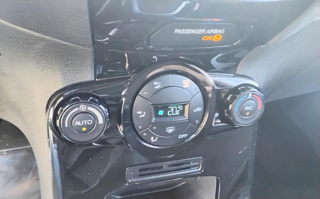 Ford Fiesta 1.5 TDCi 75CV 5 porte Titanium