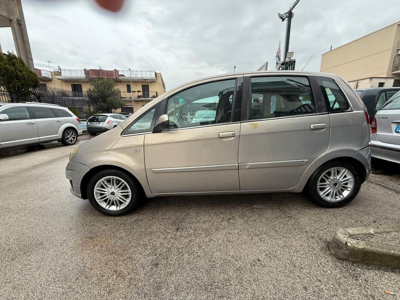 Lancia MUSA 1.4 16V EURO 5 POLTRONA FRAU