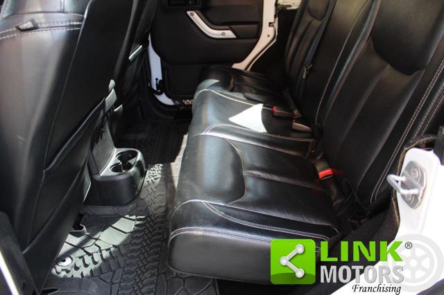 JEEP Wrangler Unlimited 2.8 CRD DPF Sahara Auto