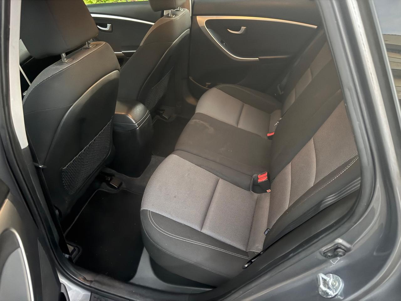 Hyundai i30 Wagon 1.6 CRDi neopaten garanzia 12 m