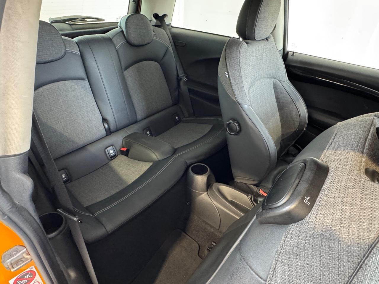 Mini Cooper 1.5 D Business XL - Accettiamo Permuta