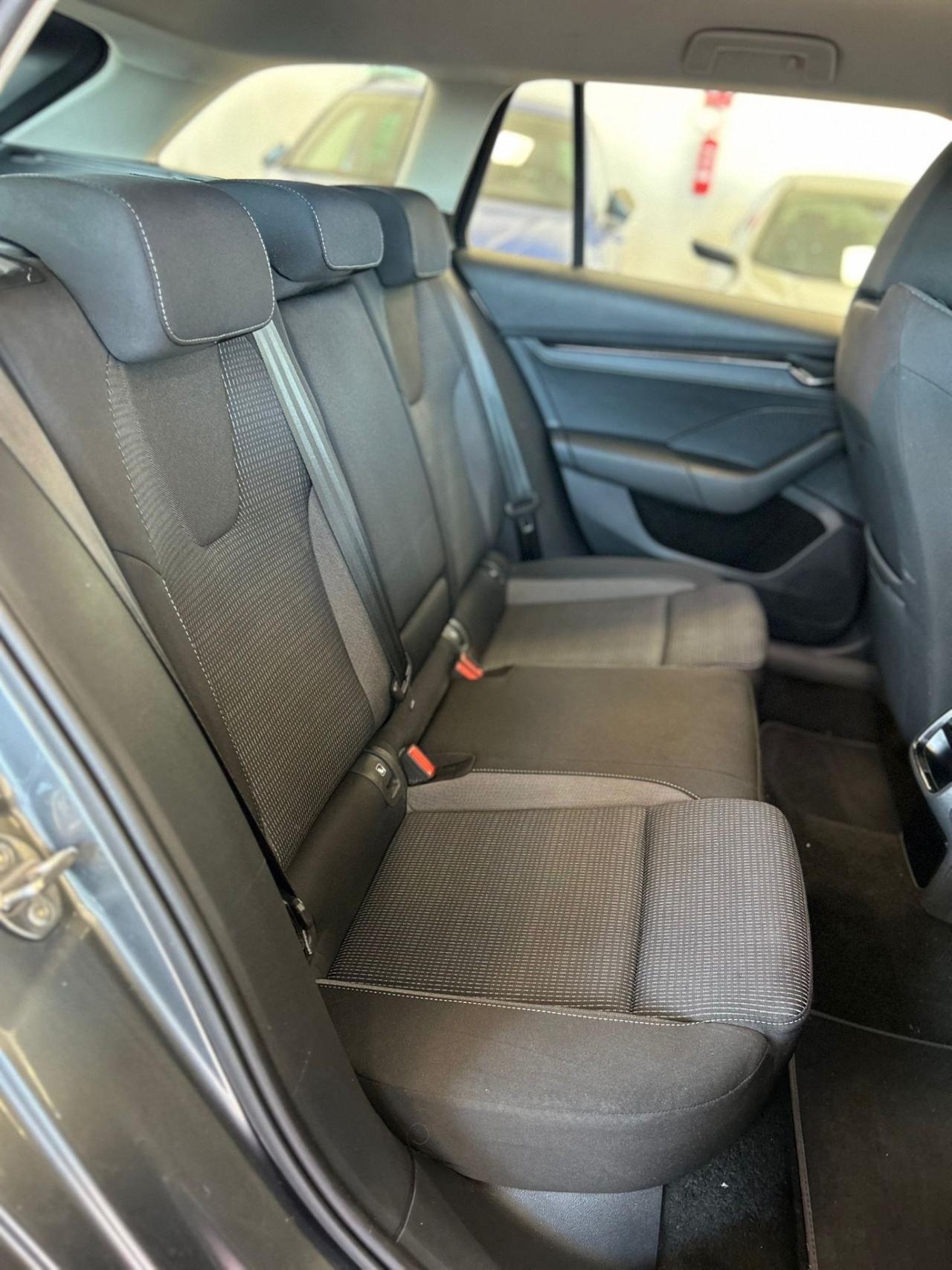 Octavia 2.0 TDI EVO SCR DSG Wagon Executive