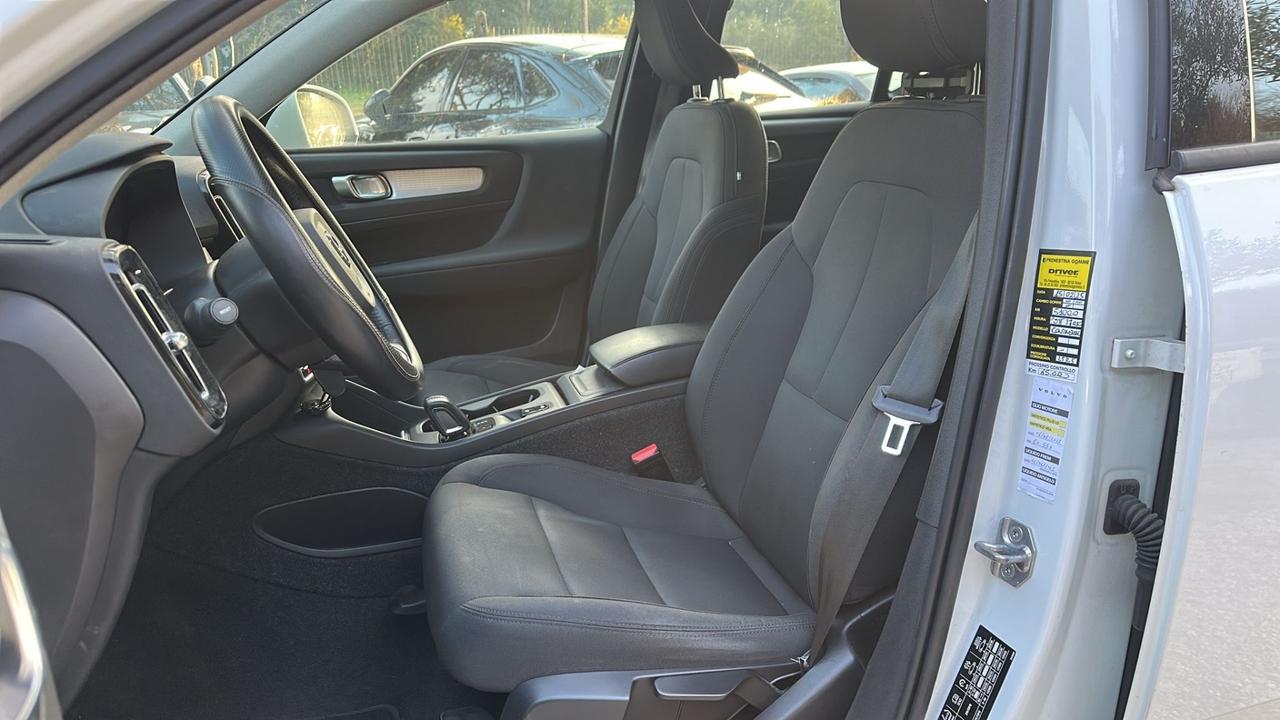 Volvo XC40 T2 automatico Business