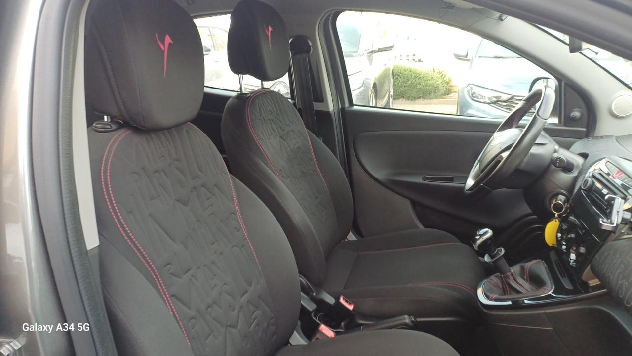 Lancia Ypsilon 1.2 69 CV 5 porte GPL Ecochic S Momodesign