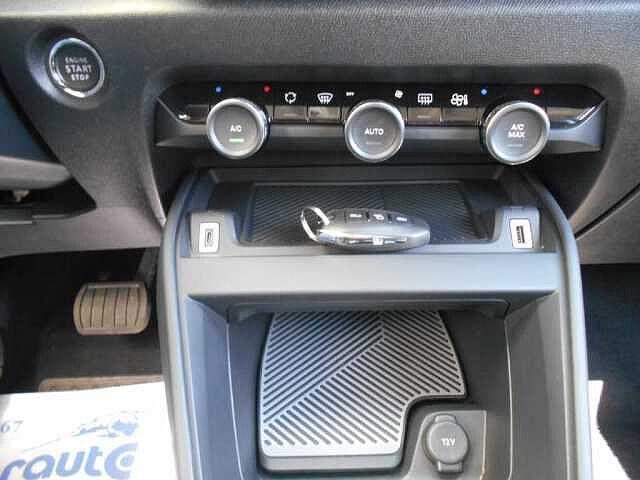 Citroen C4 130 EAT8 Shine Fin 9Perfet Scon 40%