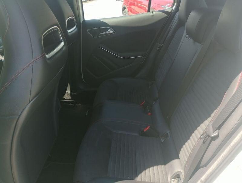 Mercedes-Benz GLA 200 CDI Premium
