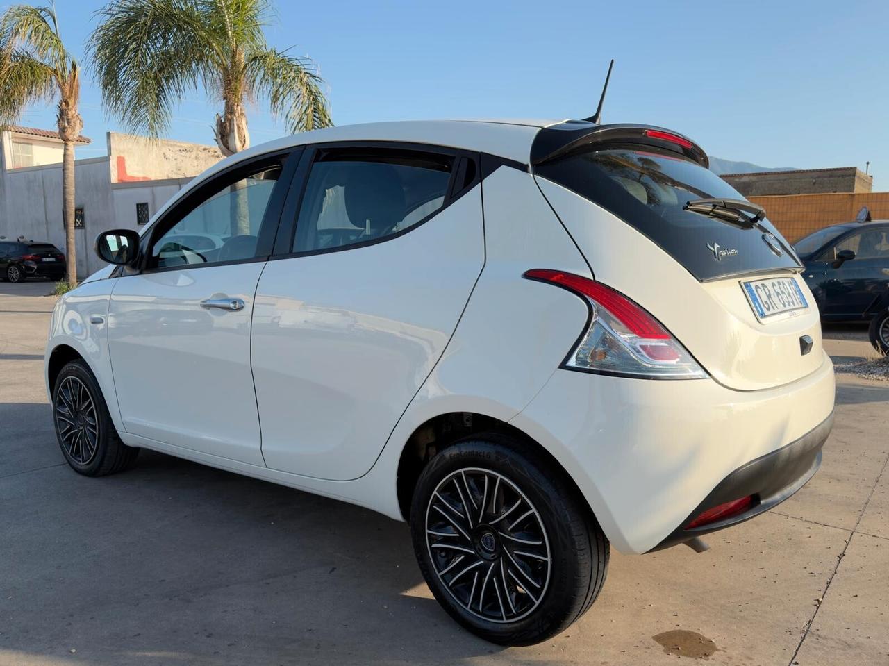 Lancia Ypsilon Hybrid Gold 2023 Nav e Retrocamera