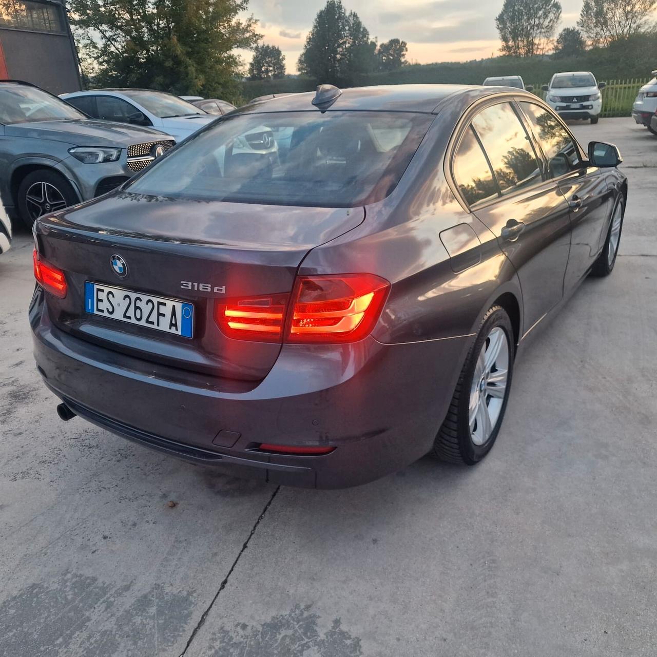 Bmw 316 316d Sport BERLINA CATENE APPENA FATTE IN BMW