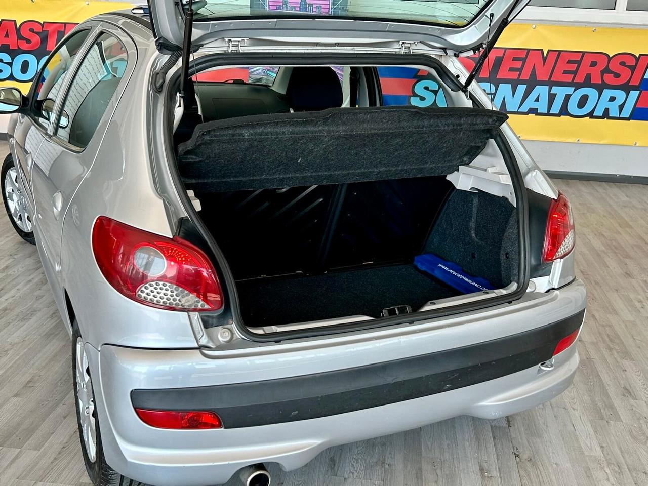 Peugeot 206 *206 PLUS 2010* 90.000KM*DISTRIBUZIONE FATTA* NEOPATENTATI* TAGLIANDO* ONESTA*