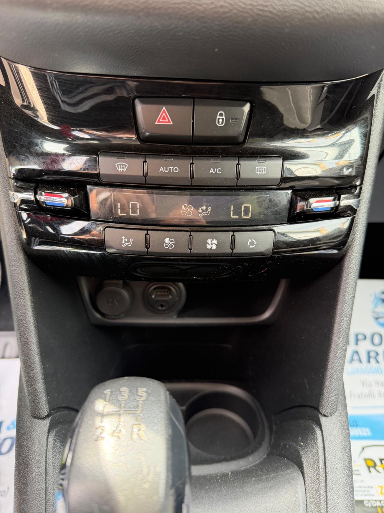 Peugeot 208 PureTech 82 5 porte Allure