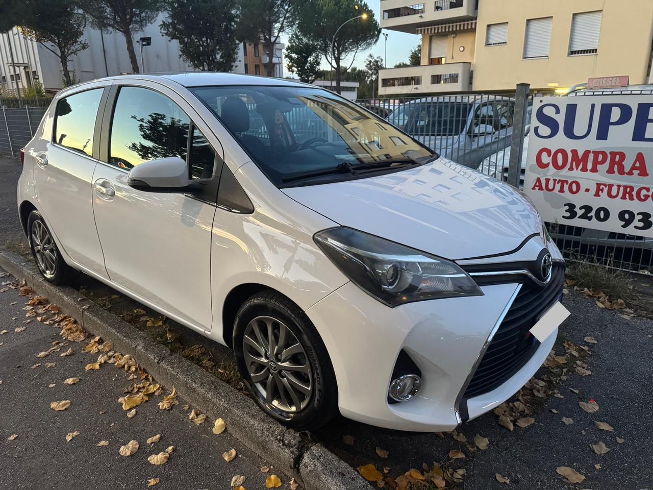 Toyota Yaris 1.0 5 porte neopaten garanzia 12 mesi