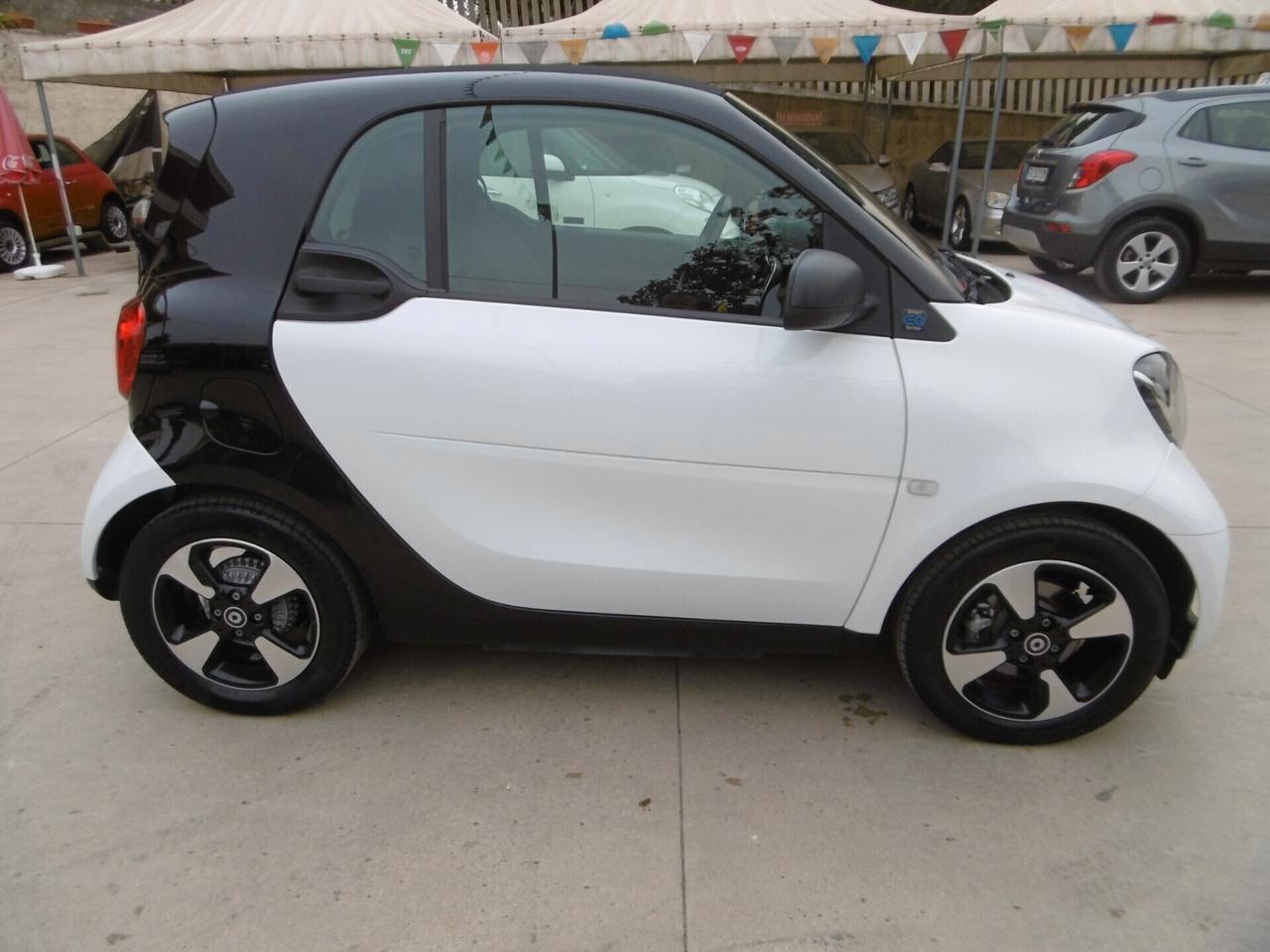 Smart ForTwo EQ Passion Elettrica Neopatentati