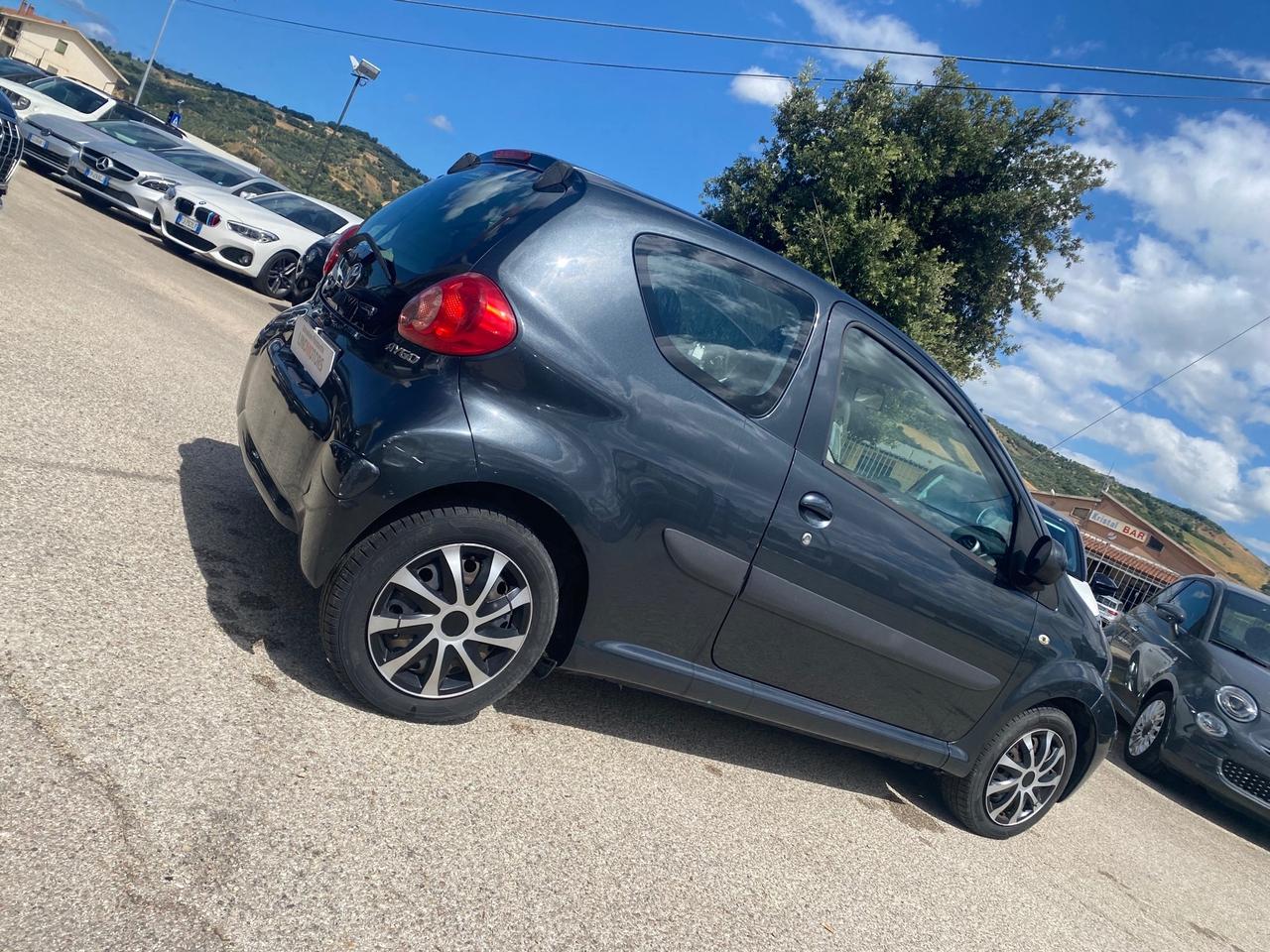 Toyota Aygo 1.0 12V VVT-i 3 porte Sol 68cv