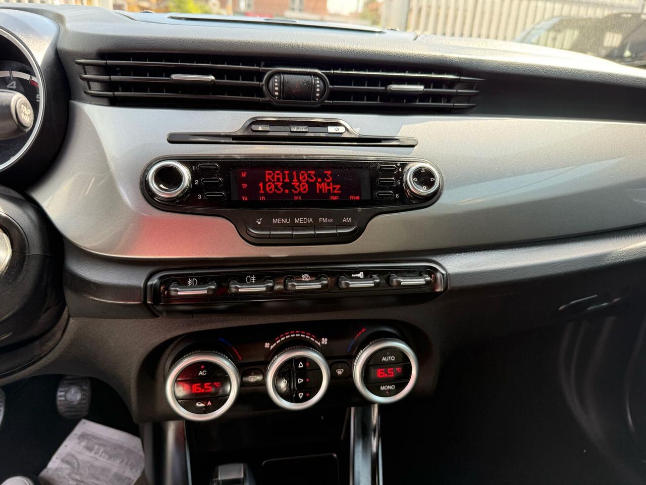 Alfa Romeo Giulietta 1.6 JTDm-2 105 CV Distinctive