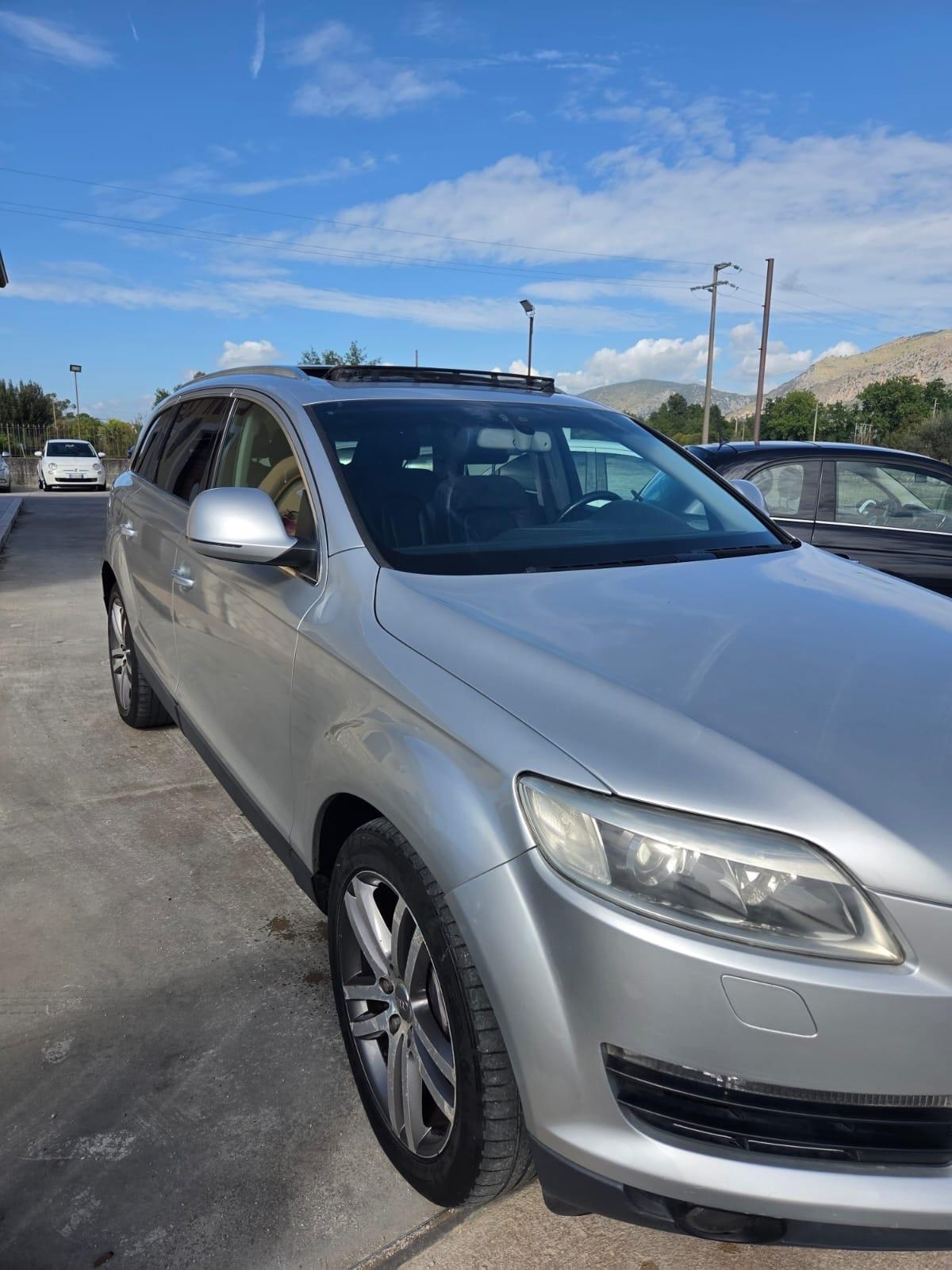 Audi Q7 3.0 V6 TDI 233CV quattro tiptronic km 160 mila unico proprietario