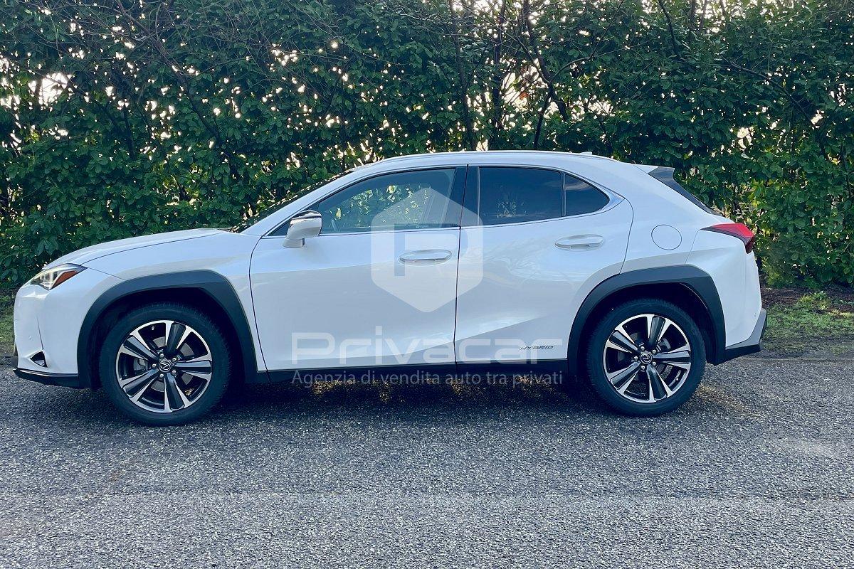 LEXUS UX Hybrid Luxury