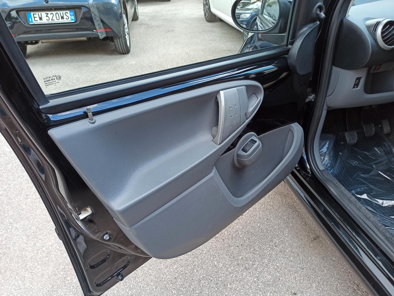 Peugeot 107 1.0 68 CV 5p. Sweet Years