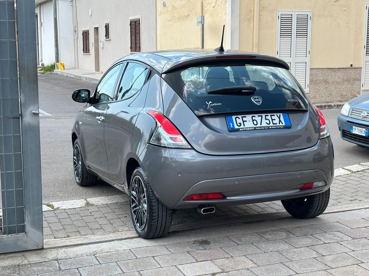 Lancia Ypsilon 1.0 FireFly Hybrid Gold - 2021