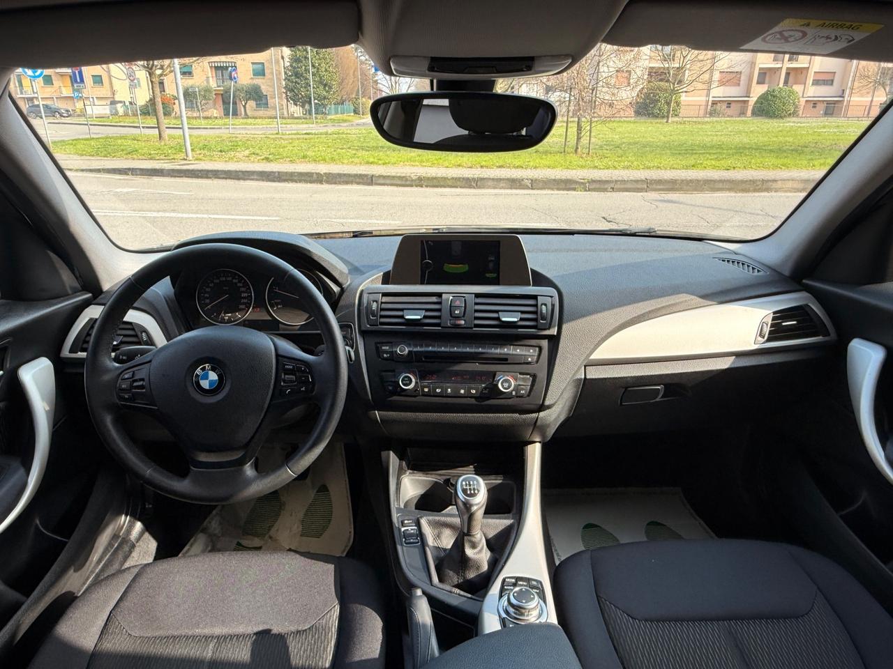 Bmw 118 118d 5p. Unique