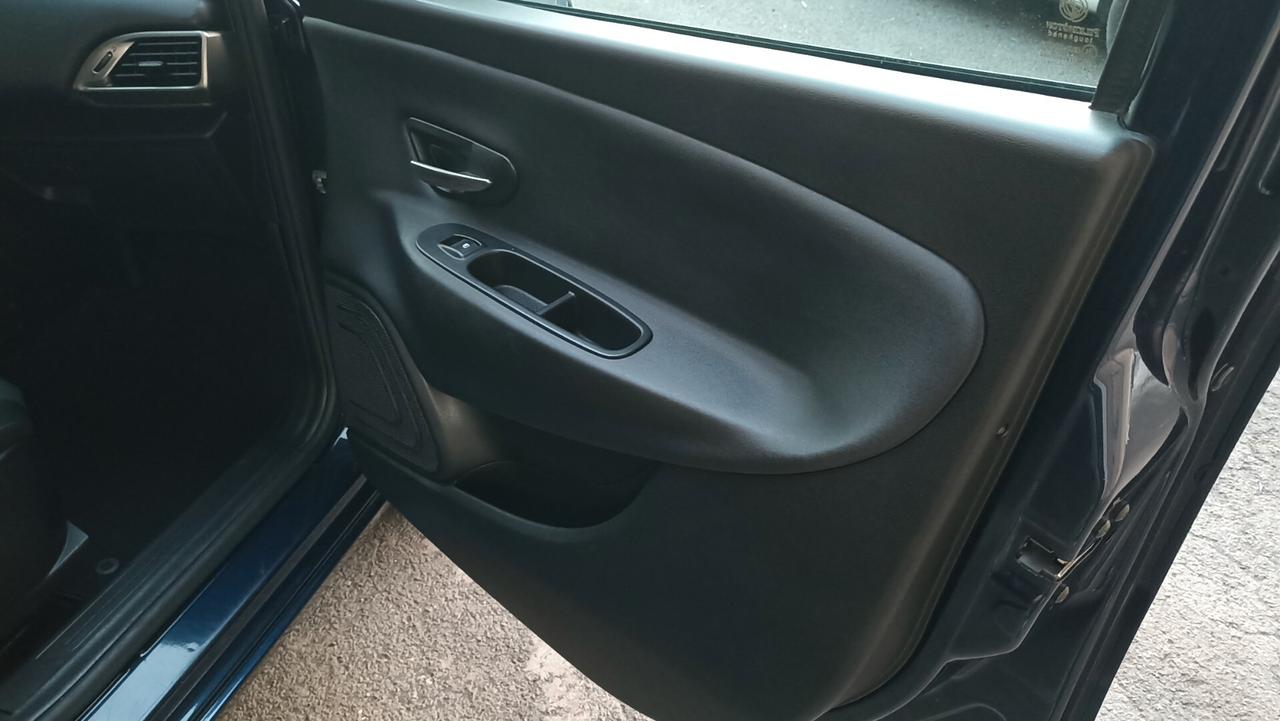 Lancia Ypsilon 1.2 69 CV 5 porte S&S Gold