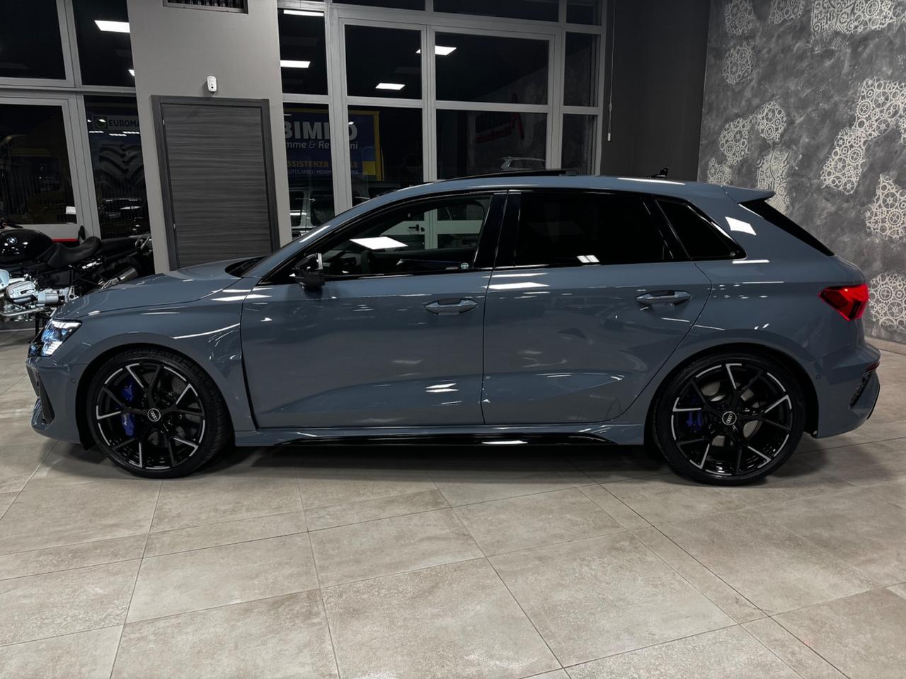 AUDI RS3 PERFORMANCE + CARBOCERAMICA