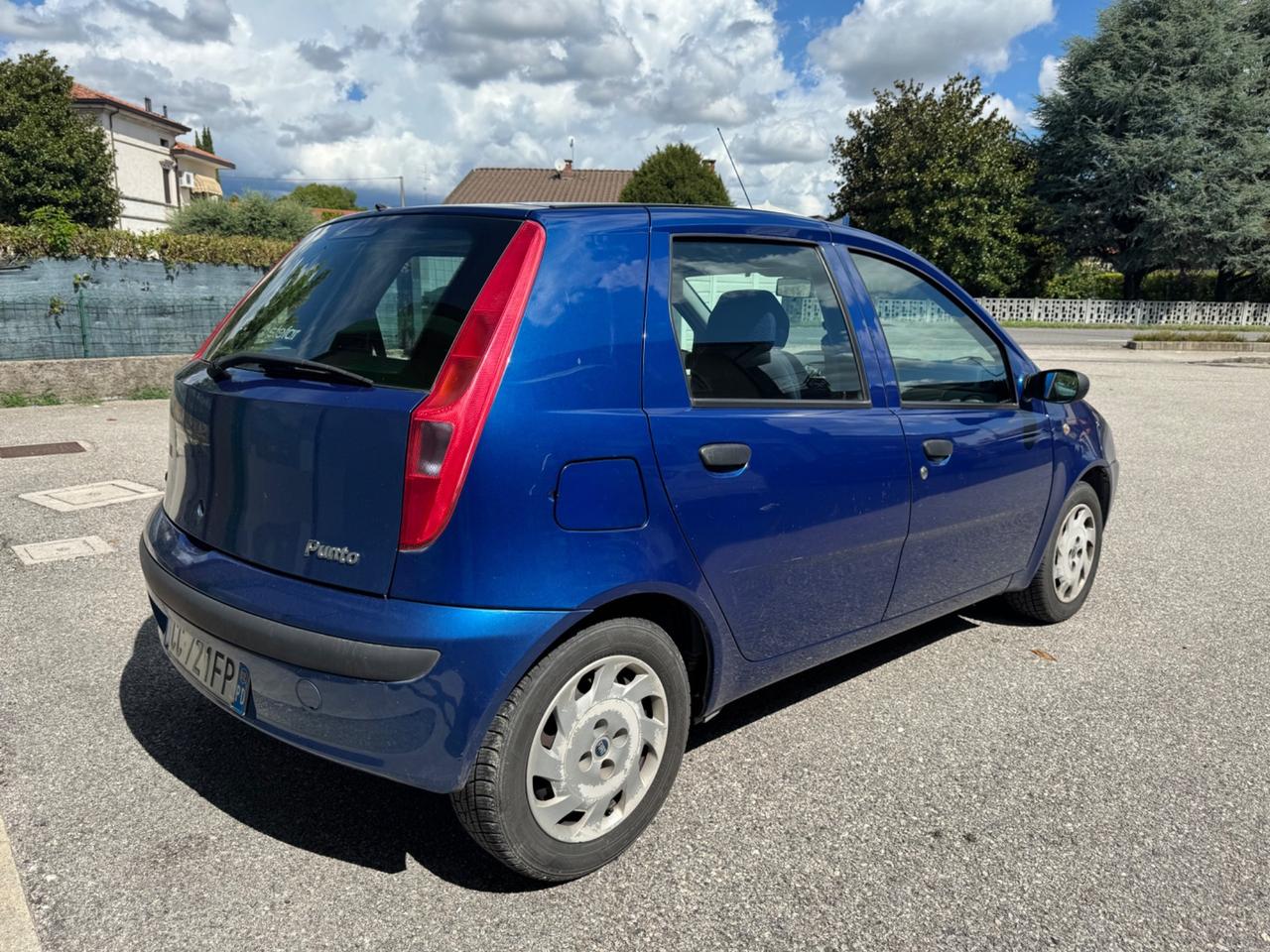 Fiat Punto 1.2i benzina, 5 porte, 140.000 km, NEO