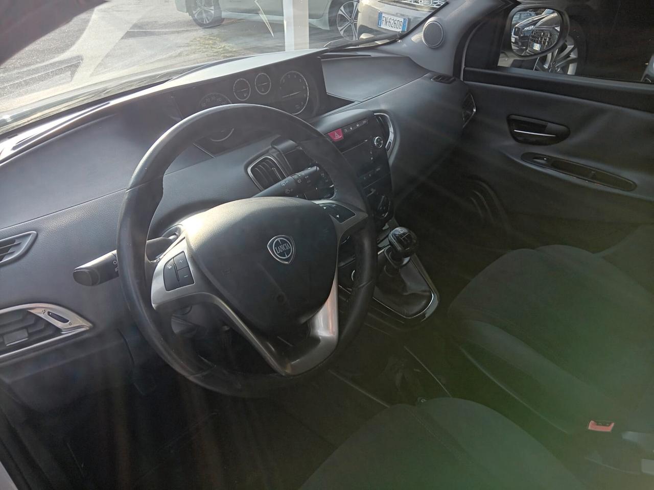 Lancia Ypsilon 1.2 69 CV 5 porte GPL Ecochic Gold