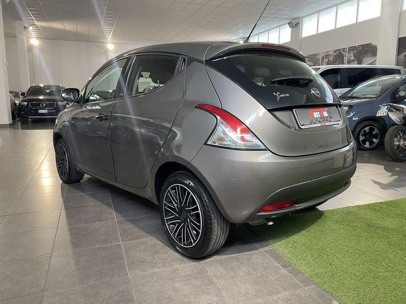 Lancia Ypsilon 1.2 69 CV 5 porte GPL Ecochic Gold