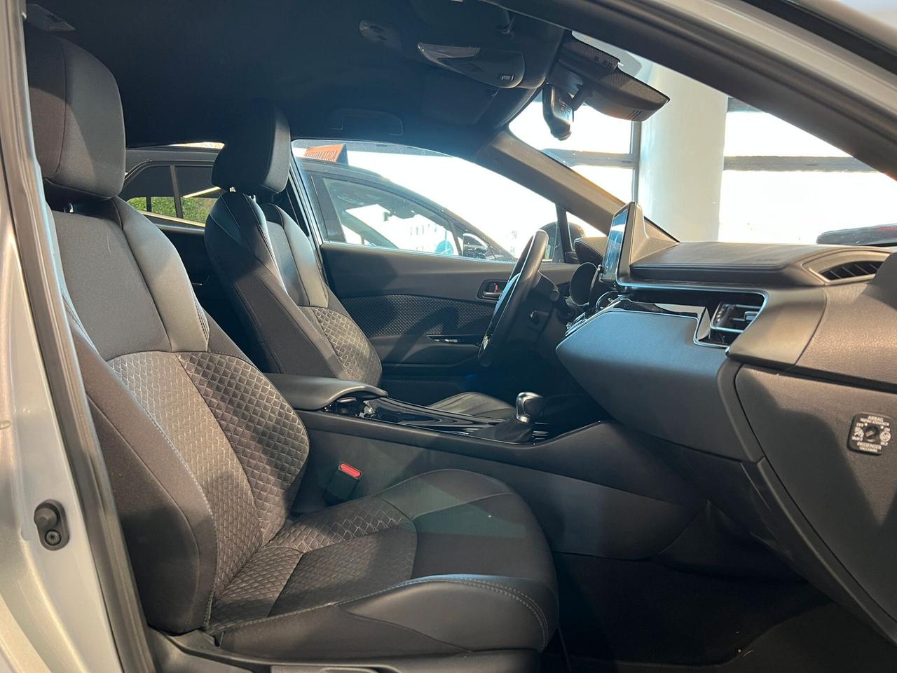 Toyota C-HR 2.0 Hybrid E-CVT Trend