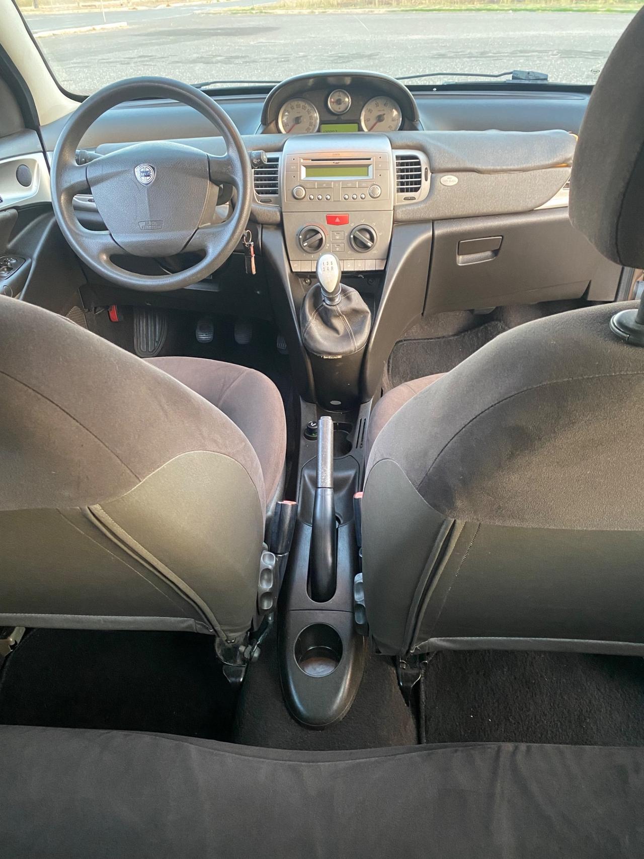 Lancia Ypsilon 1.2 Oro Giallo