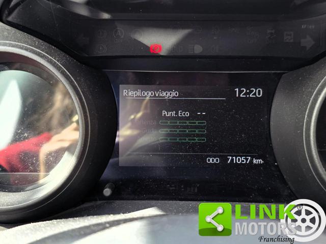 TOYOTA Yaris 1.5 Hybrid CVT Trend