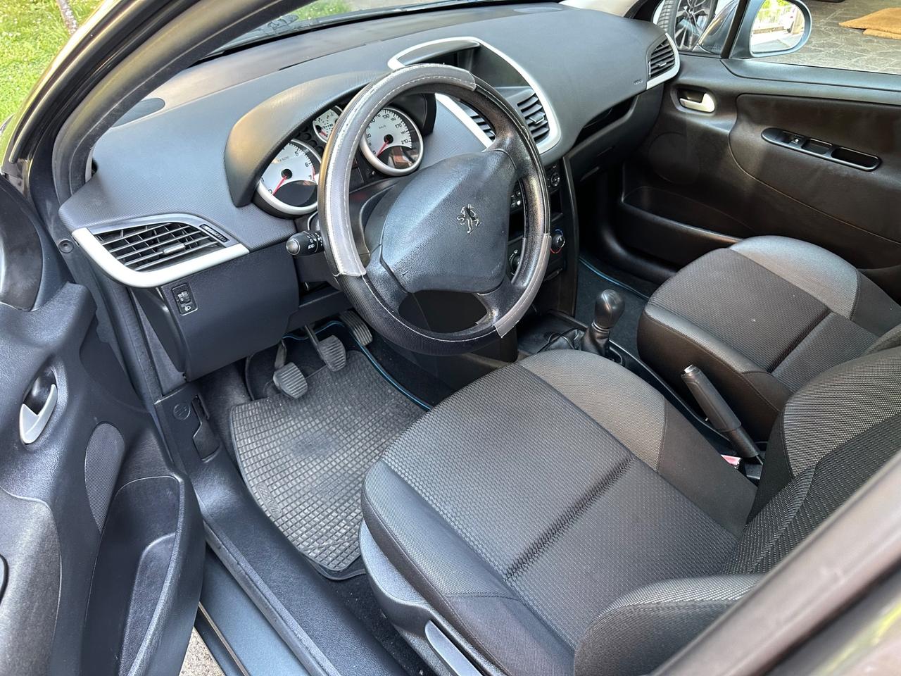 Peugeot 207 1.4 8V 75CV 5p. X Line
