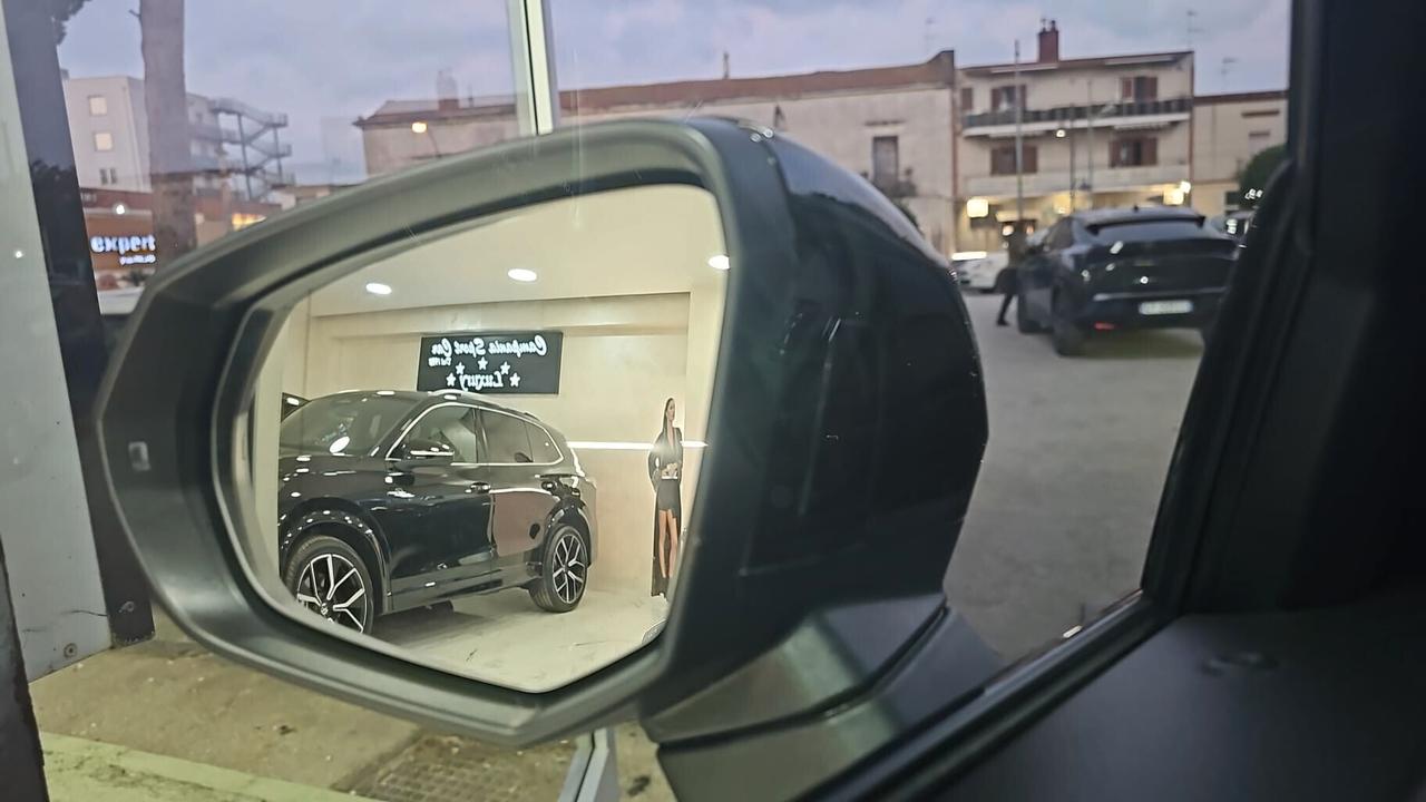 NUOVA AUDI RSQ3 SPORTBACK 2.5 BENZ 400CV S-TRONIC BLACKLINE